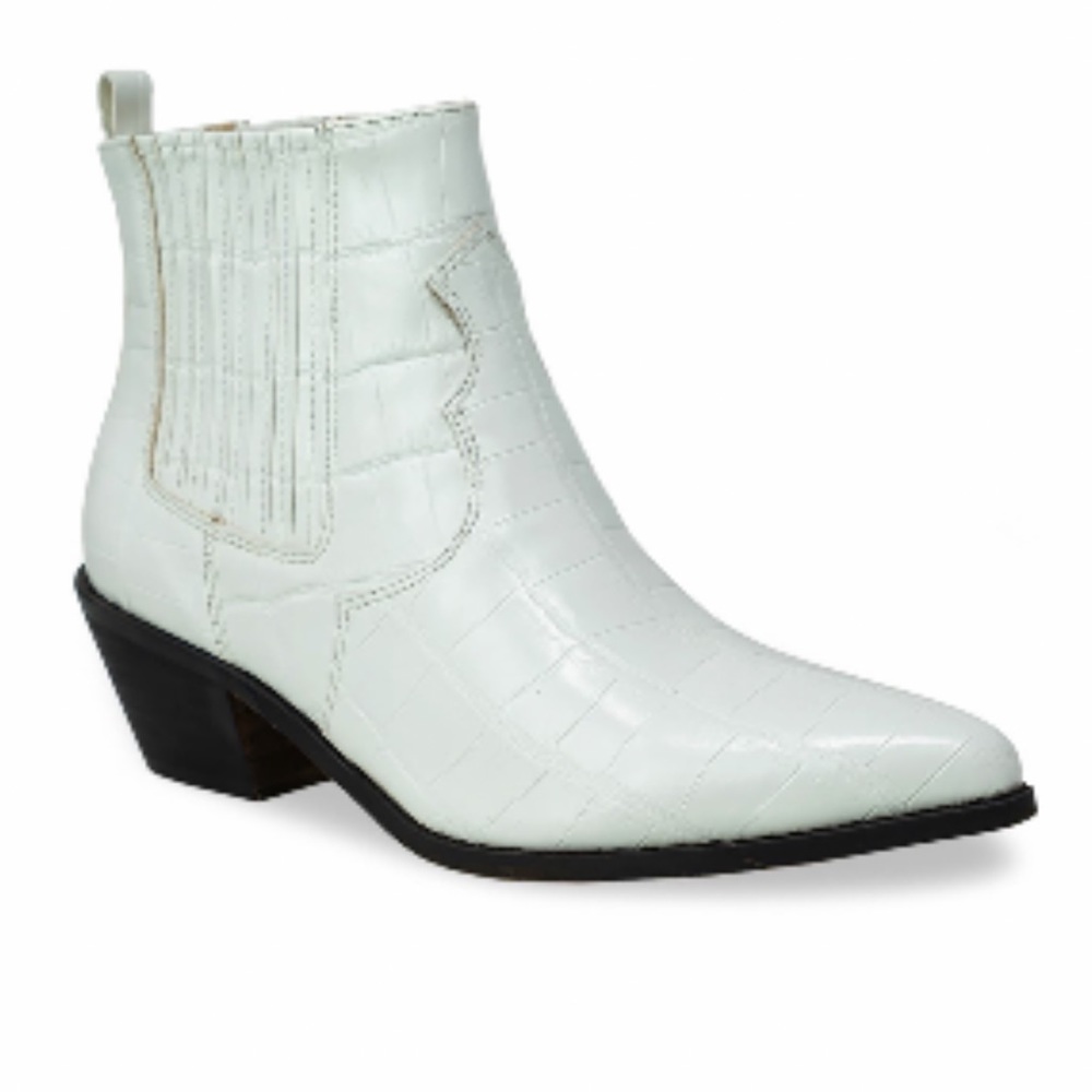 Chase + Chloe White Ankle Pointer Toe Western Style Boot